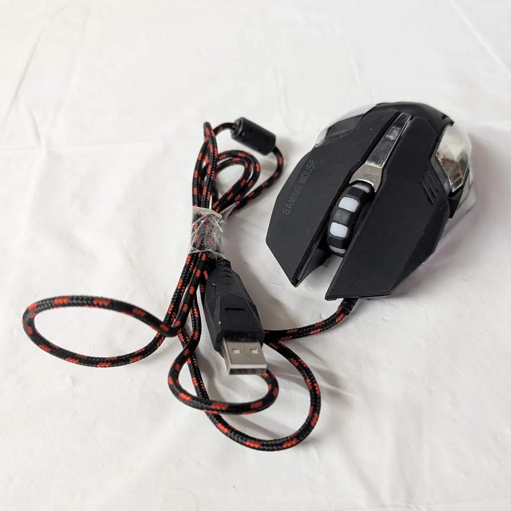 Cakce GT40 Wired Gaming Mouse - Black and Silver